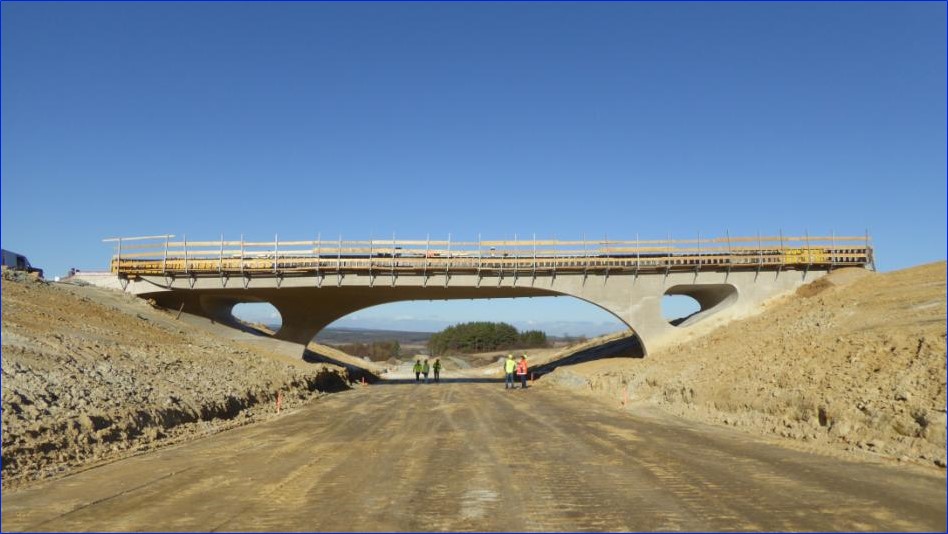 Brücke während der Bauphase